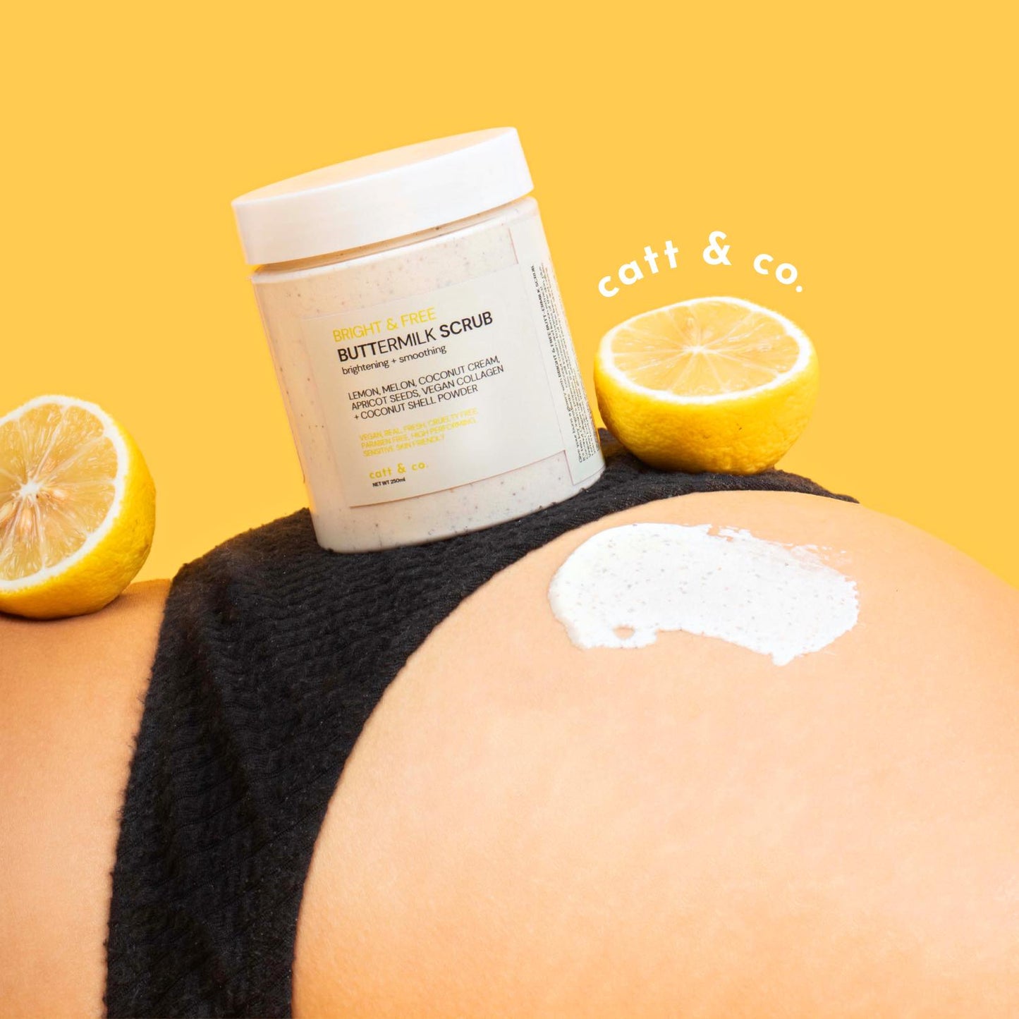 CATT & CO. BRIGHT & FREE BUTT-ERMILK SCRUB