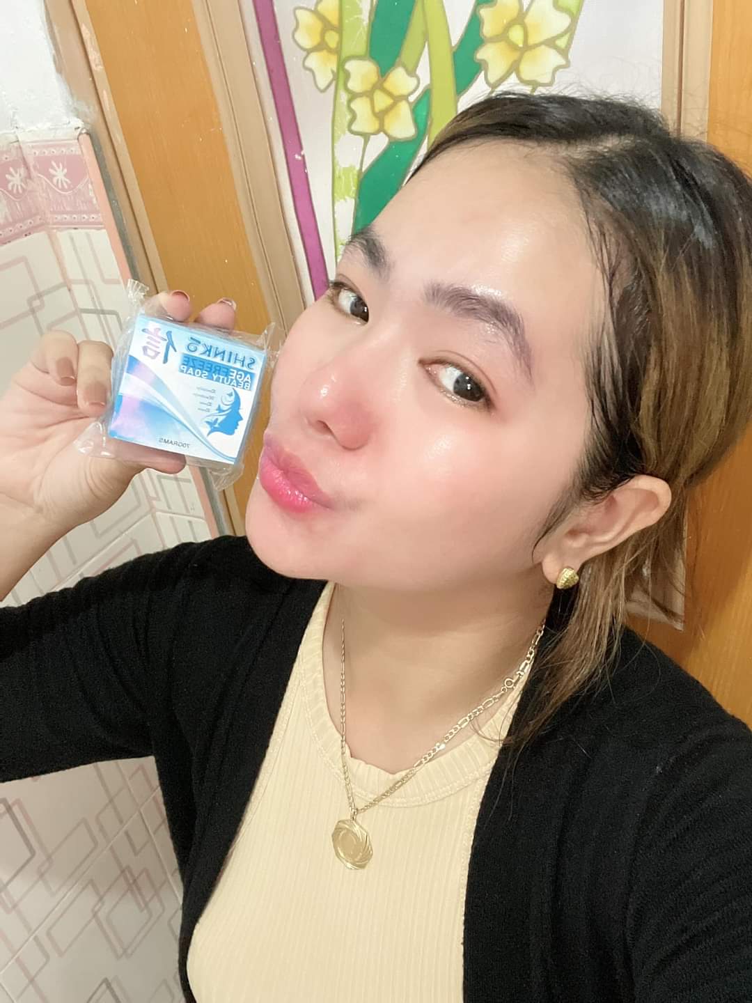 SHINKO SOAP (age freeze beauty soap) by Ms. Roxanne SHINKO ICE SOAP SHINkō WHITENING SOAP